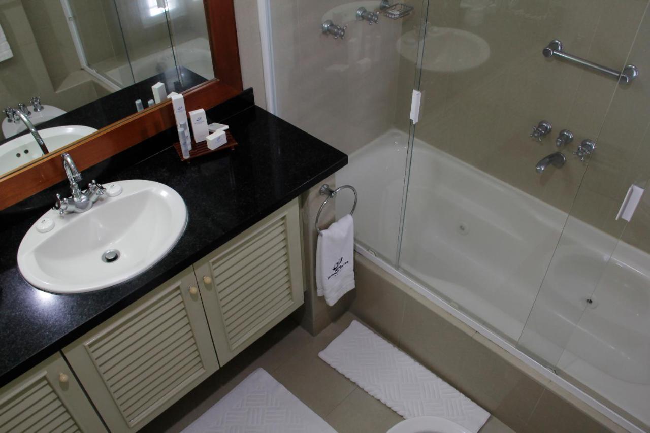 Hotel Altamira Suites Каракас Екстериор снимка
