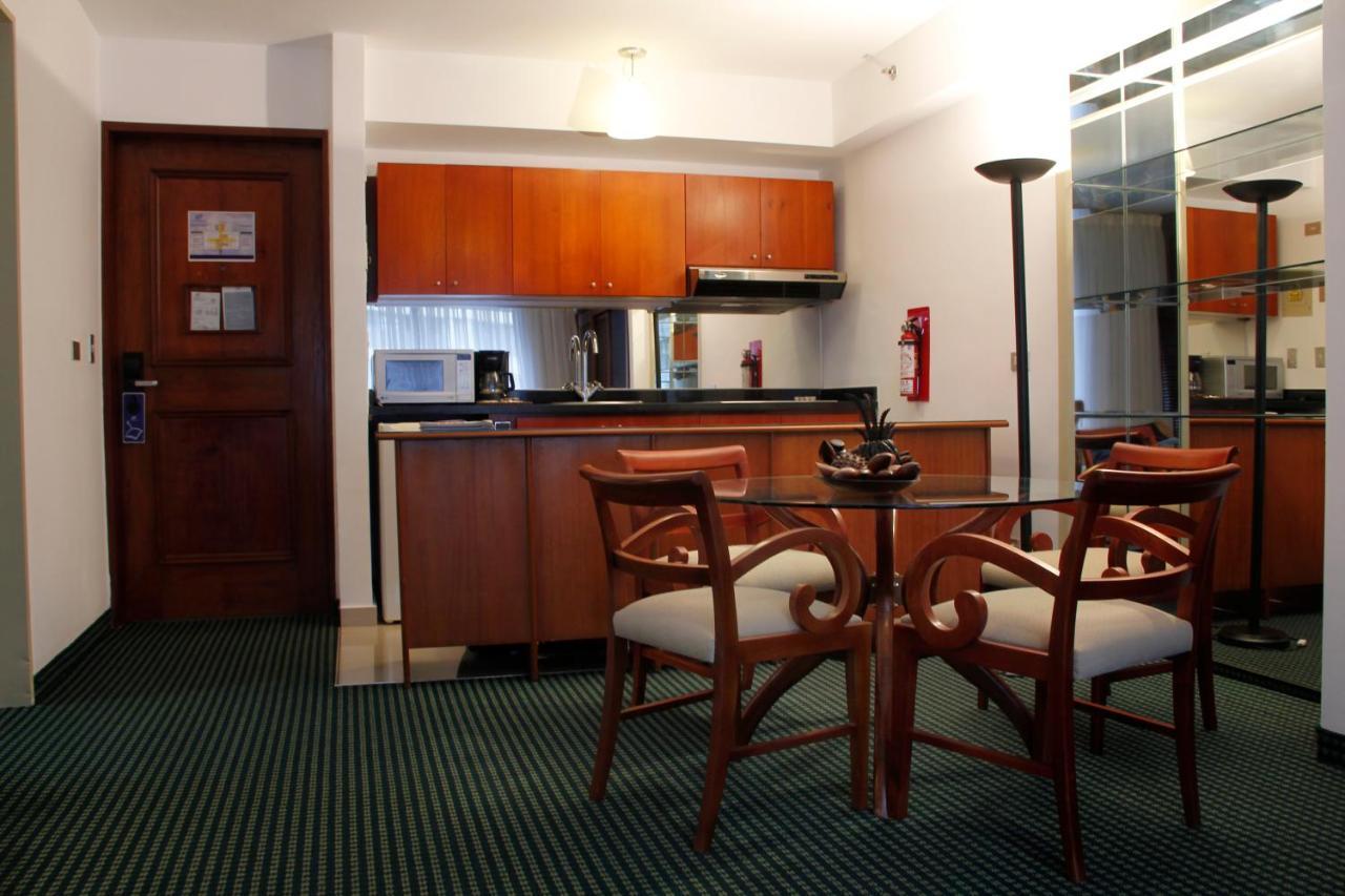Hotel Altamira Suites Каракас Екстериор снимка