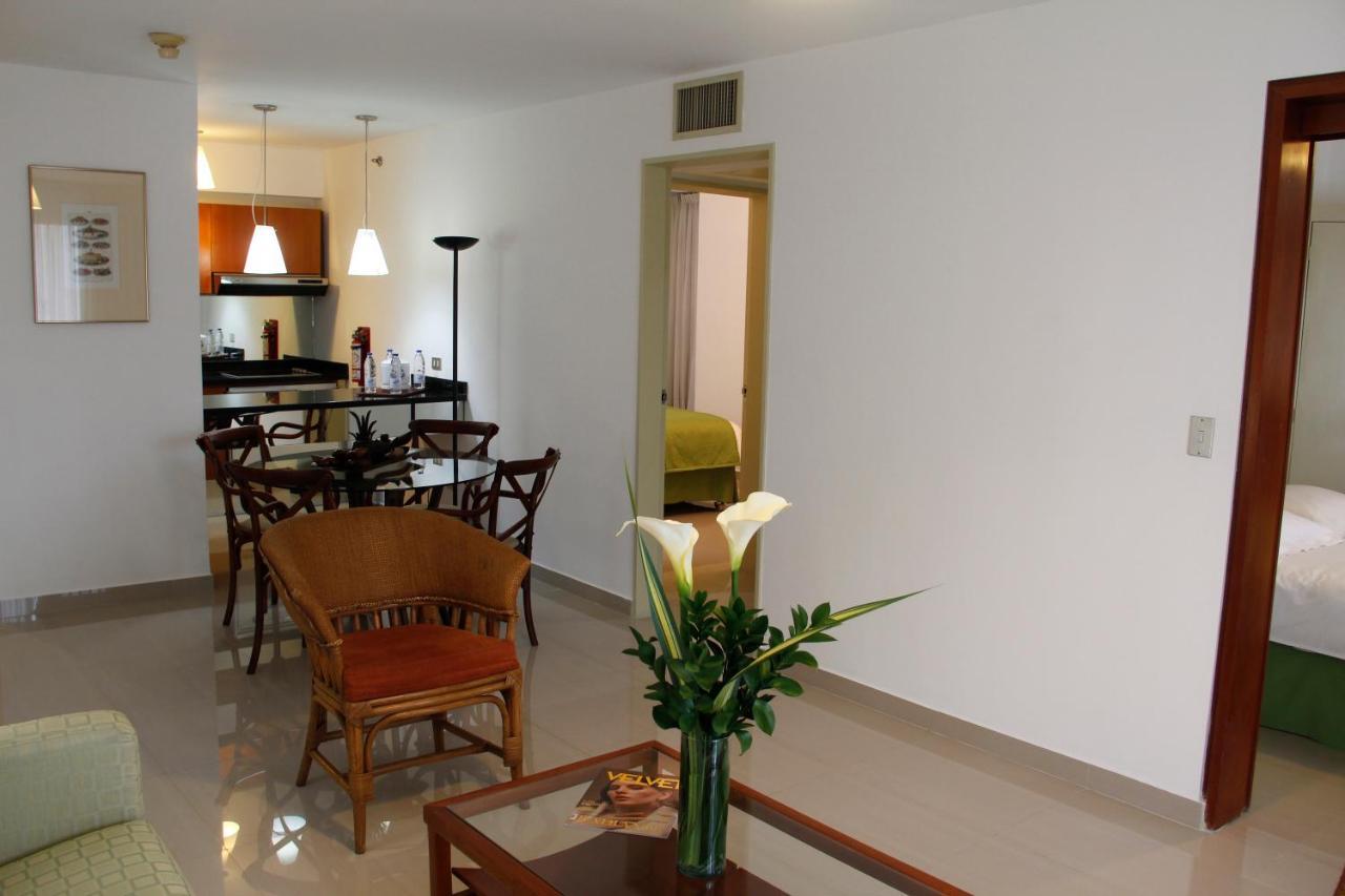 Hotel Altamira Suites Каракас Екстериор снимка