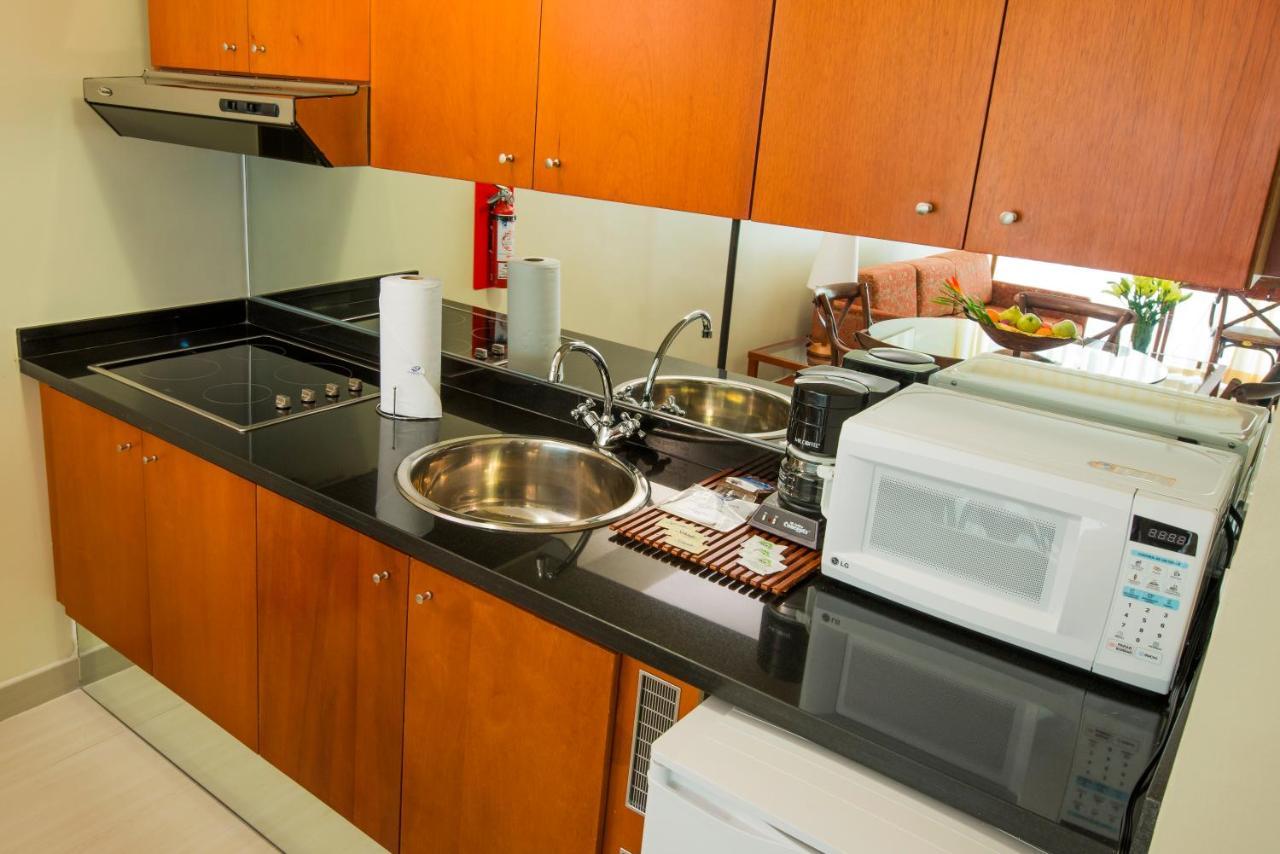 Hotel Altamira Suites Каракас Екстериор снимка