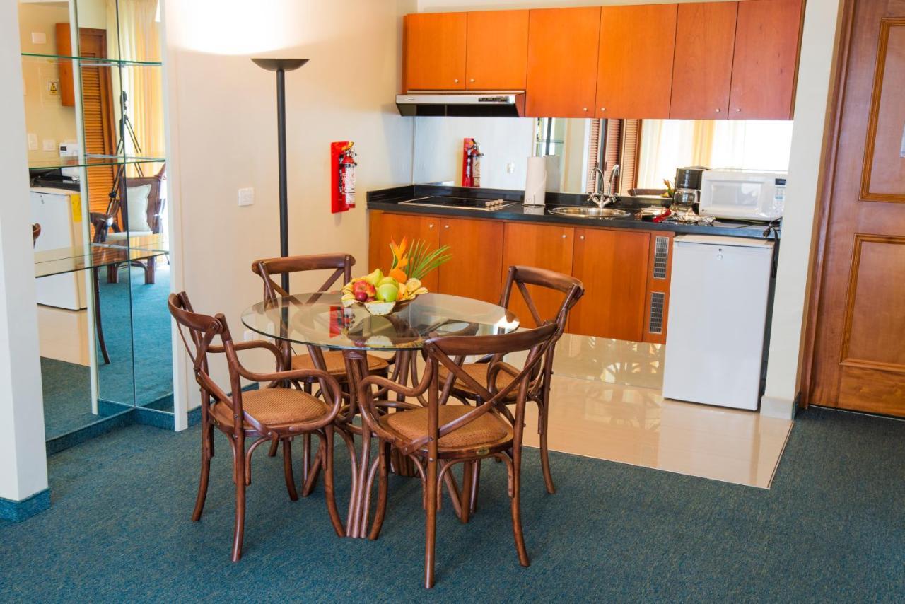 Hotel Altamira Suites Каракас Екстериор снимка