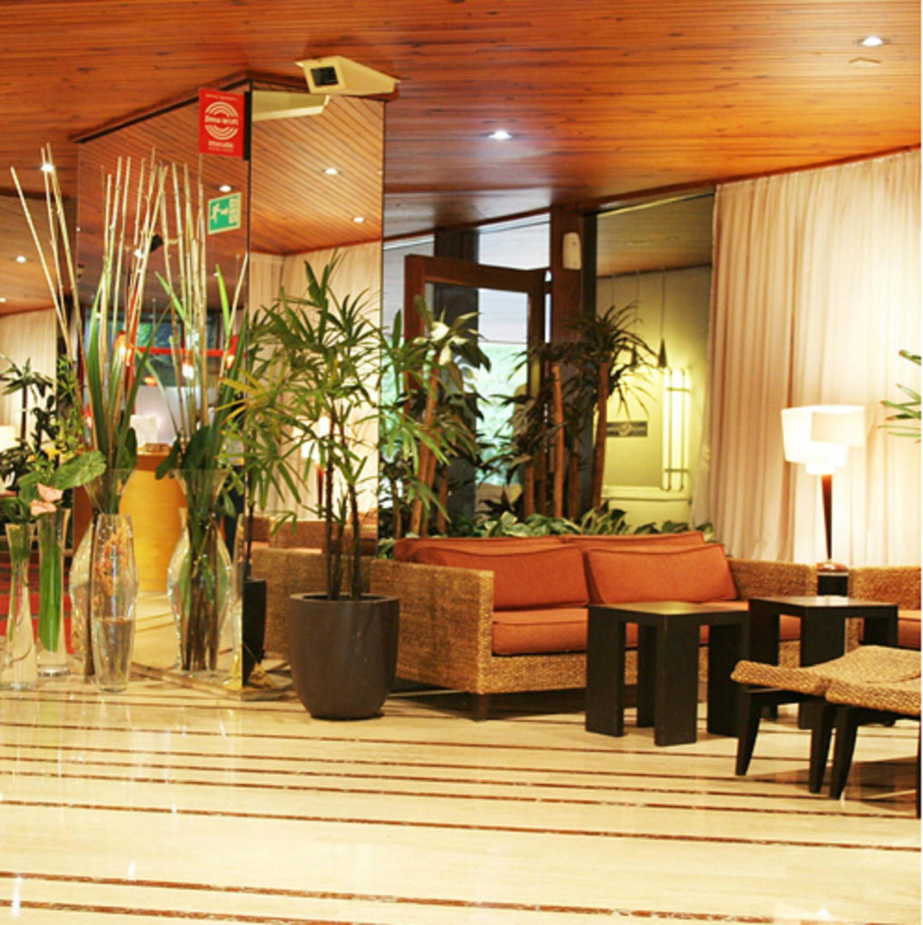 Hotel Altamira Suites Каракас Екстериор снимка