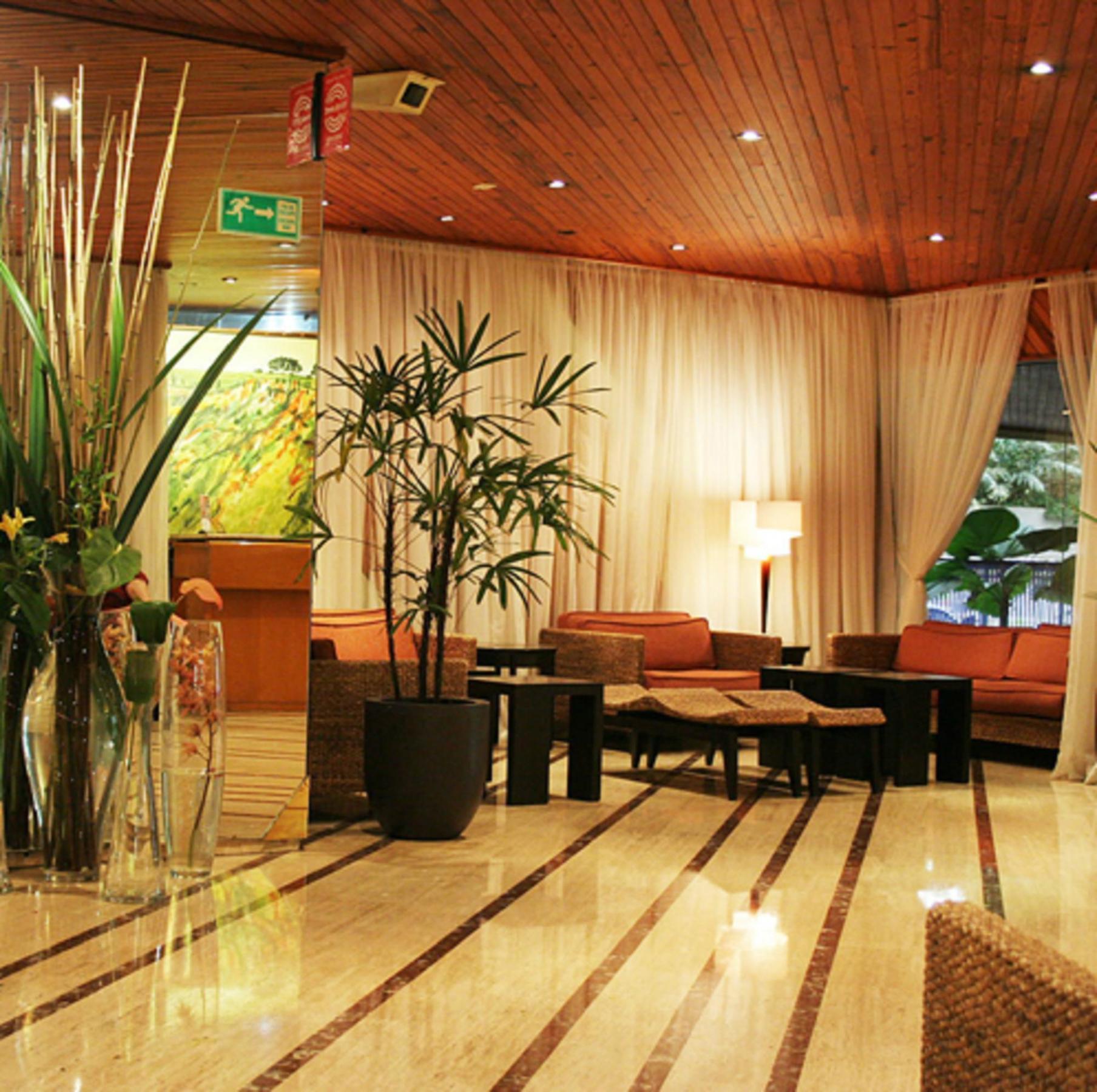 Hotel Altamira Suites Каракас Екстериор снимка